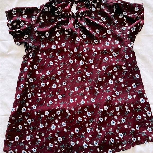 Forever21 Lightweight Floral Summer Top - Picture 6 of 8